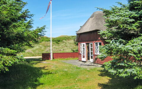 Jorid - 300M from the Sea: Hütte, Dach, Dorf, Bauernhaus, Dachdecken, Hütte, Scheune