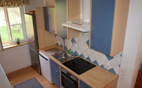 Reiter: Cabinetry, Fenster, Holz, Interior Design, Countertop, Fussboden, Gebäude, Flooring, Küche, Hartholz