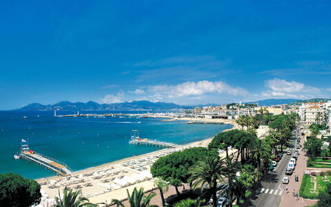 Cannes 535: Wasser, Gewässer, Küste, Küsten Und Ozeanische Forms, Meer, Wasserweg, Strand, Landschaft, Ozean, Ufer