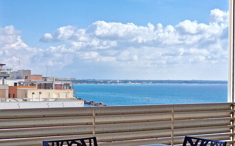 Suite Le Vele: Blau, Gewässer, Horizont, Meer, Ozean, Küsten Und Ozeanische Forms, Balkon, Küste, Wohnung, Strand