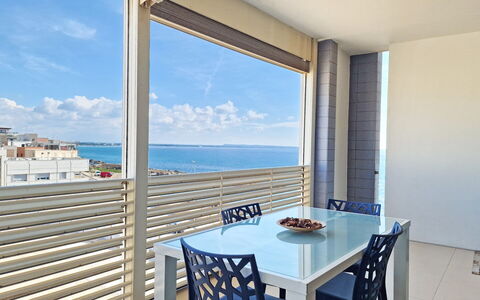 Suite Le Vele: Interior Design, Fussboden, Flooring, Wohnung, Möbel, Meer, Glas, Decke, Balkon, Ozean