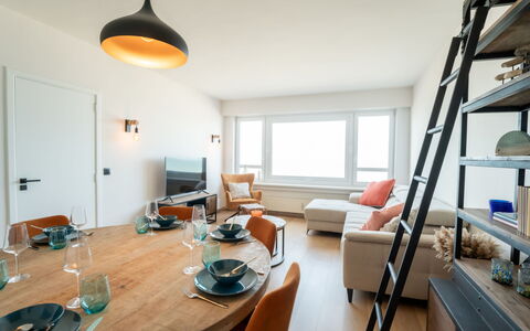 Blankenberge 152: Tabelle, Eigentum, Möbel, Couch, Fenster, Holz, Interior Design, Gebäude, Lampe, Fussboden