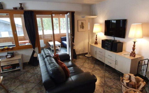 Casa Hofer: Bilderrahmen, Möbel, Eigentum, Komfort, Couch, Fernsehen, Holz, Interior Design, Lampe, Wohnzimmer