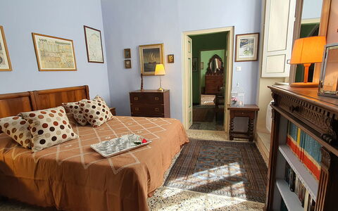 Residenza Otello: Bilderrahmen, Eigentum, Möbel, Komfort, Tabelle, Bettrahmen, Interior Design, Holz, Fussboden, Schublade