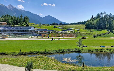 Lercher: Landschaft, Urban Design, Bergstation, Touristenattraktion, Park, Gebirge, Garten, Pole, Senke, Rasen