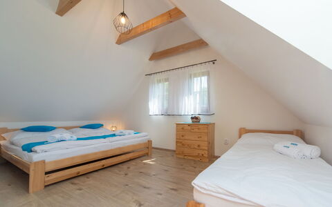 Agáta 2: Möbel, Eigentum, Komfort, Gebäude, Holz, Schatten, Beleuchtung, Bettrahmen, Die Architektur, Interior Design