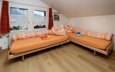 Brienzwiler 125: Möbel, Interior Design, Holz, Flooring, Zimmer, Fussboden, Couch, Decke, Wohnung, Wohnzimmer