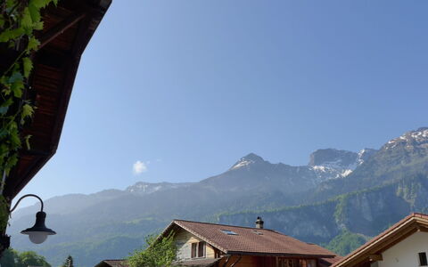 Brienzwiler 125: Himmel, Berg, Gebäude, Natürliche Landschaft, Haus, Hochland, Holz, Bergforms, Morgen, Gebirge
