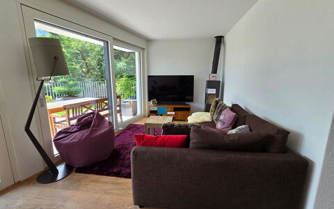 Sonnenbergweg 5: Möbel, Interior Design, Flooring, Fussboden, Holz, Holzboden, Zimmer, Beleuchtung, Wohnzimmer, Couch