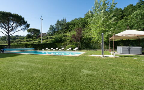 Il Mulino Di Vogognano - Subbiano, Private Pool, J: Himmel, Pflanze, Baum, Wasser, Schatten, Schwimmbad, Grundstueck, Gras, Freizeit, Zelt