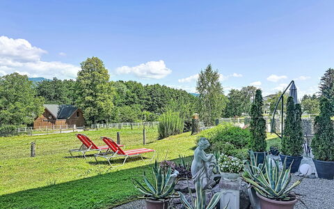 Velden am Wörthersee 37: Garten, Strauch, Rasen, Landscaping, Garten, Park, Botanischer Garten, Hinterhof, Schatten