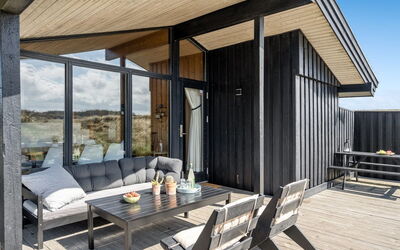 Ilmari - 190M from the Sea
