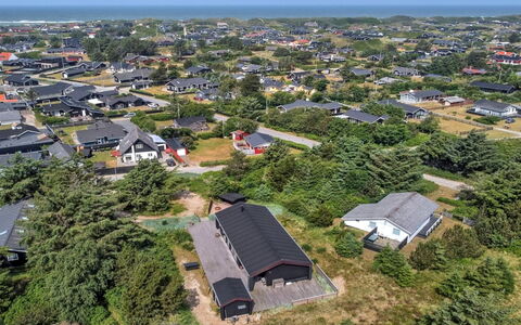 Minttu - 700M from the Sea: Wohngebiet, Landschaft, Vogelperspektive, Dach, Luftaufnahmen, Menschliche Siedlung, Zuhause, Vorort, Urban Design, Estate