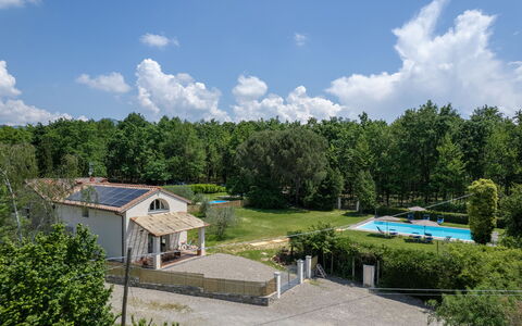 Villa Le Selve: Wolke, Pflanze, Himmel, Gebäude, Baum, Grundstueck, Haus, Die Architektur, Hütte, Natürliche Landschaft