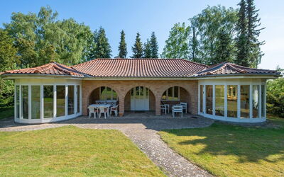 Leander - 3.9Km from the Sea in Sealand