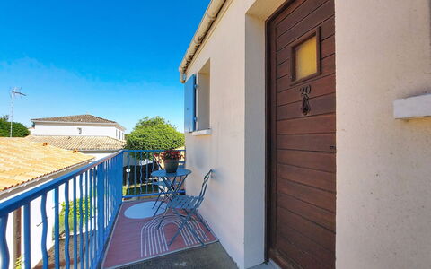 Les Palatines: Möbel, Meer, Stuhl, Schatten, Balkon, Gartenmöbel, Eco Hotel, Küste, Deck, Holzbeize