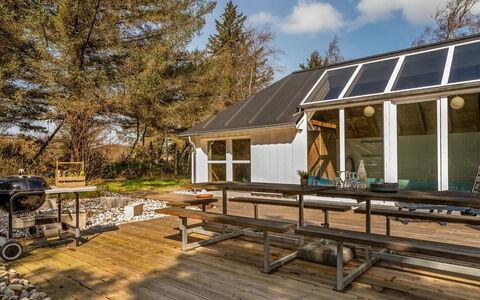 Fredsine - 900M from the Sea: Möbel, Gartenmöbel, Geschirr, Tabelle, Drinkware, Stuhl, Tisch Im Freien, Essen, Flasche