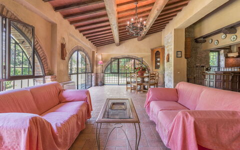 Mulino Al Suono - Badia Agnano, Toscana: Möbel, Couch, Bilderrahmen, Tabelle, Gebäude, Interior Design, Komfort, Wohnzimmer, Holz, Fussboden