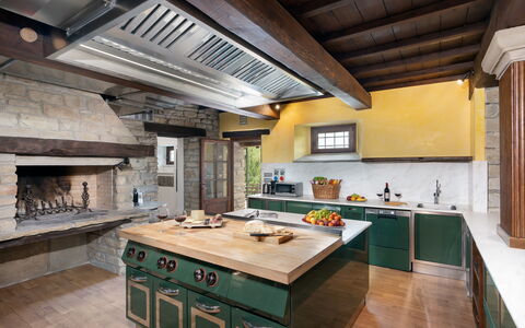 Villa Torre Delle Rose - Firenzuola, Private Pool,: Cabinetry, Countertop, Eigentum, Möbel, Tabelle, Gebäude, Küche, Holz, Herd, Exhaust Hood