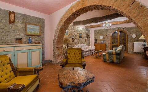 Borgo La Casina - Badia Agnano, Toscana: Eigentum, Gebäude, Bilderrahmen, Holz, Interior Design, Flooring, Fussboden, Haus, Wohnzimmer, Dekoration