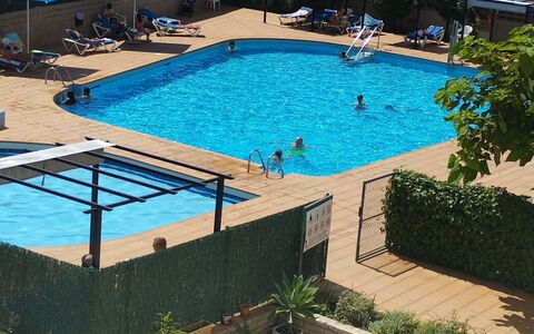 Alboran: Schwimmbad, Blau, Gartenmöbel, Resort, Freizeit, Möbel, Erholung, Regenschirm, Schatten, Thermae