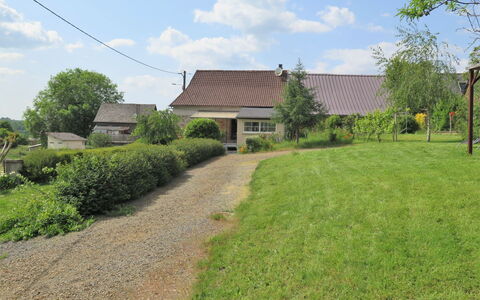 Rillettes: Möbel, Tabelle, Zimmerpflanze, Pflanze, Gebäude, Fenster, Interior Design, Wohnzimmer, Flooring, Fussboden