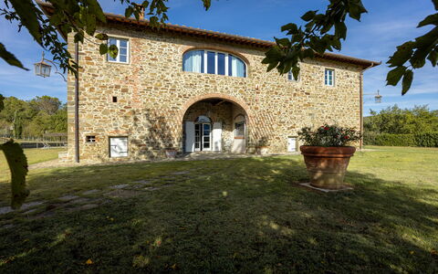 Villa Leopolda Selvarella: Strauch, Estate, Bauernhaus, Hütte, Garten, Rasen, Landscaping, Garten, Hazienda, Villa