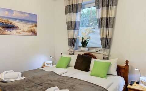 Koserow 275: Möbel, Interior Design, Flooring, Fussboden, Holz, Schlafzimmer, Bett, Zimmer, Textil, Beleuchtung