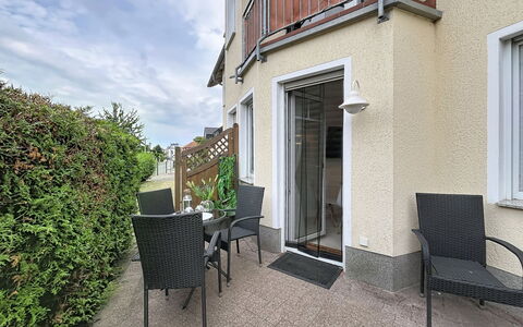 Koserow 275: Zuhause, Tür, Balkon, Stuhl, Garten, Home Door, Zimmerpflanze, Daylighting, Villa