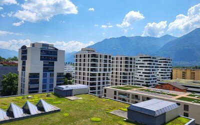 Locarno 50: Wolke, Himmel, Gebäude, Daytime, Eigentum, Tower Block, Urban Design, Eigentumswohnung, Kumulus, Nachbarschaft