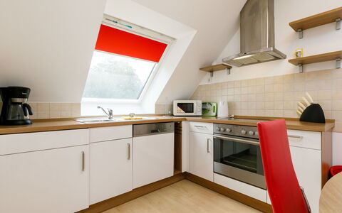 Preiss: Cabinetry, Countertop, Herd, Sinken, Küchengerät, Küche, Haushaltsgerät, Holz, Interior Design, Flooring