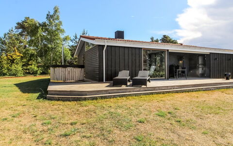 Liesel - 700M from the Sea: Dachdecken, Hütte, Haus, Dach, Zuhause, Bauernhaus, Hütte, Estate, Dorf
