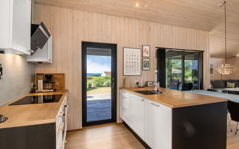 Liesel - 700M from the Sea: Holz, Küche, Möbel, Flooring, Countertop, Interior Design, Zuhause, Fussboden, Holzboden, Küche & Esszimmer Tisch