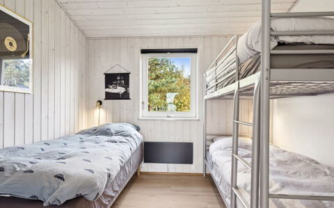 Liesel - 700M from the Sea: Holz, Schlafzimmer, Zuhause, Schnee, Einfrieren, Winter, Hütte, Bedding, Planke, Bett