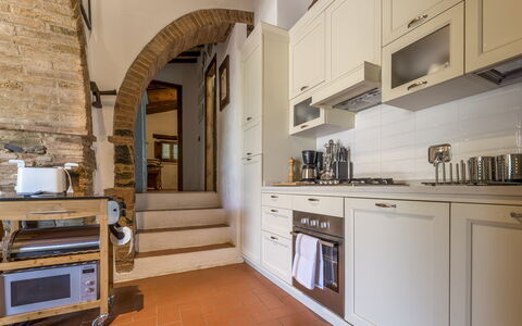 Casa Anita - Castellina In Chianti - Granaio, Tosc: Cabinetry, Möbel, Countertop, Holz, Gebäude, Küche, Herd, Küchengerät, Herd, Haushaltsgerät