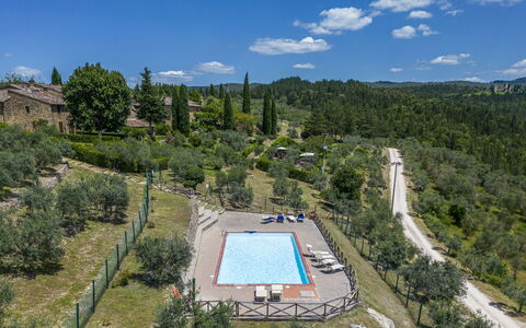 Casa Anita - Castellina In Chianti - Granaio, Tosc: Pflanze, Wolke, Himmel, Eigentum, Baum, Grundstueck, Urban Design, Biome, Landschaft, Grundeigentum
