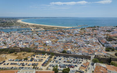 Dona Meia Praia