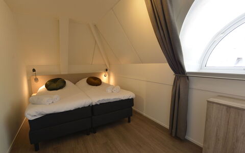 Citta Romana: Gebäude, Möbel, Komfort, Bettrahmen, Holz, Interior Design, Haus, Flooring, Fussboden, Bett