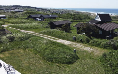 Walderik - 423M from the Sea: Dach, Zuhause, Tür, Hütte, Schatten, Abstellgleis, Garten, Estate, Hinterhof