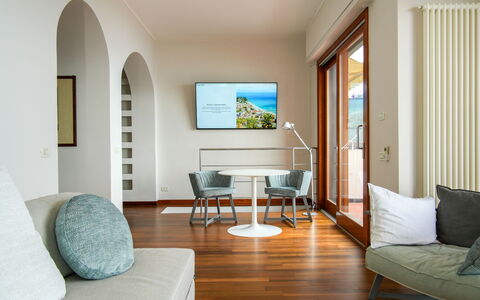 Wesea: Möbel, Interior Design, Flooring, Fussboden, Holz, Tabelle, Zimmer, Stuhl, Couch, Wohnzimmer