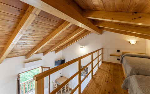 Casa Aurora - Recco, Liguria: Gebäude, Fenster, Holz, Haus, Interior Design, Holzbeize, Baum, Fussboden, Flooring, Hartholz