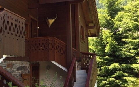 Village des Oursons Chalet A4: Wasser, Daytime, Himmel, Gebäude, Azurblau, Schwimmbad, Freizeit, Rechteck, Verbundwerkstoff, Urban Design