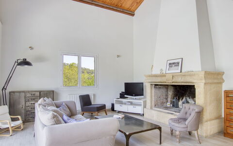 La Familiale: Himmel, Wolke, Daytime, Eigentum, Gebäude, Cabinetry, Holz, Die Architektur, Interior Design, Schatten