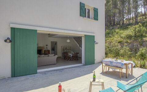 La Familiale: Himmel, Wolke, Daytime, Eigentum, Gebäude, Cabinetry, Holz, Die Architektur, Interior Design, Schatten