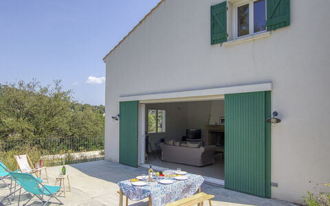La Familiale: Himmel, Wolke, Daytime, Eigentum, Gebäude, Cabinetry, Holz, Die Architektur, Interior Design, Schatten