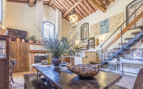Fienile Di Fabio - Colline Fiorentine Vaiano, Tosc: Tabelle, Möbel, Eigentum, Gebäude, Holz, Stuhl, Interior Design, Pflanze, Die Architektur, Küche