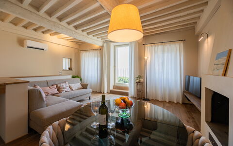 Casa Novecento: Tabelle, Möbel, Eigentum, Couch, Komfort, Interior Design, Holz, Bilderrahmen, Wohnzimmer, Die Architektur