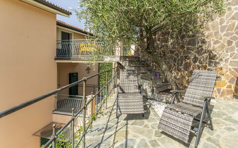 Belvedere, House With Private Pool And Garden, Rec: Pflanze, Gebäude, Fenster, Urban Design, Eigentumswohnung, Baum, Nachbarschaft, Treppe, Zaun, Haus
