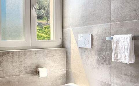 La Casa Dei Glicini - Levanto: Armatur, Zapfhahn, Sinken, Bad Sink, Fenster, Badezimmer, Beleuchtung, Interior Design, Holz