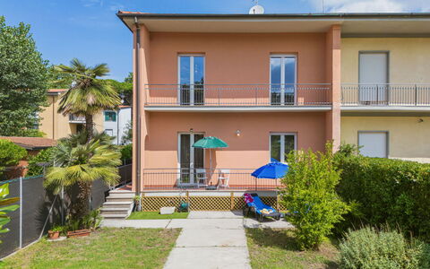 Villa Margherita: Blume, Pflanze, Pflanzengemeinschaft, Himmel, Botanik, Blütenblatt, Natur, Berg, Natürliche Landschaft, Vegetation